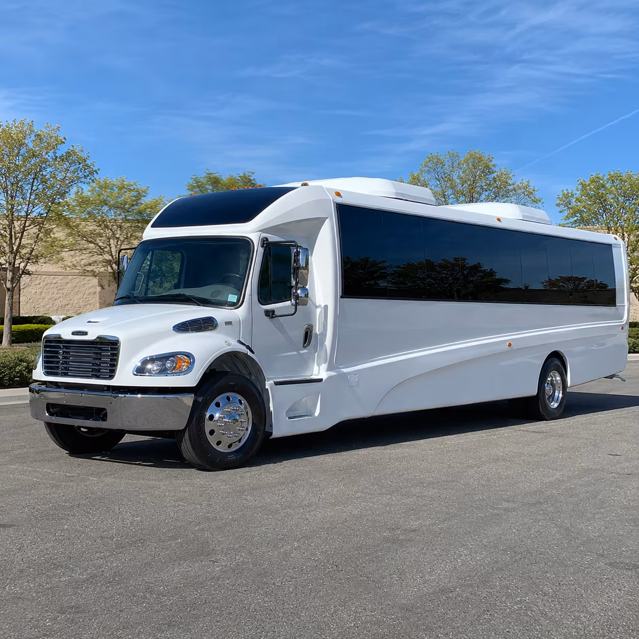bend 28 passenger minibus