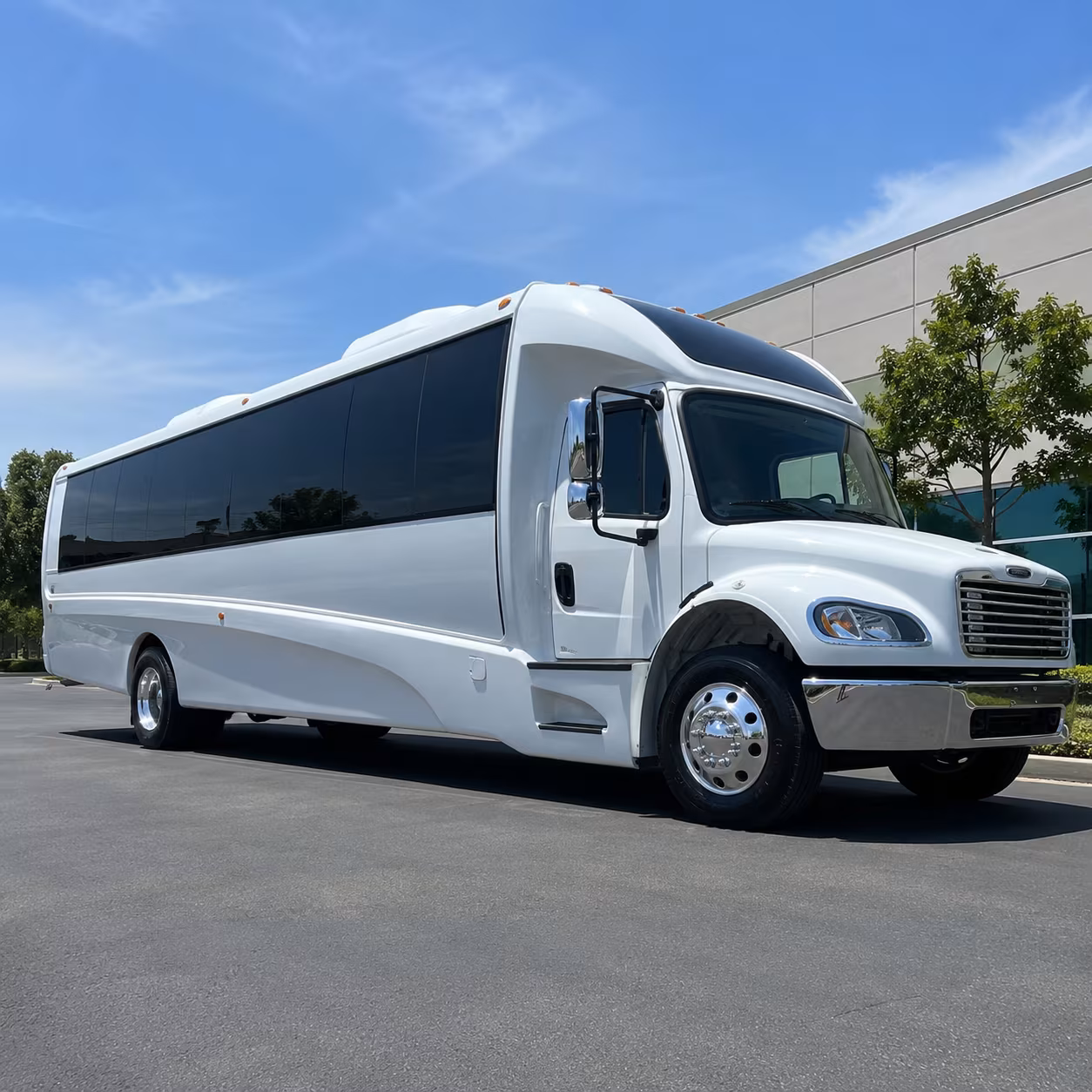 bend 30 passenger minibus