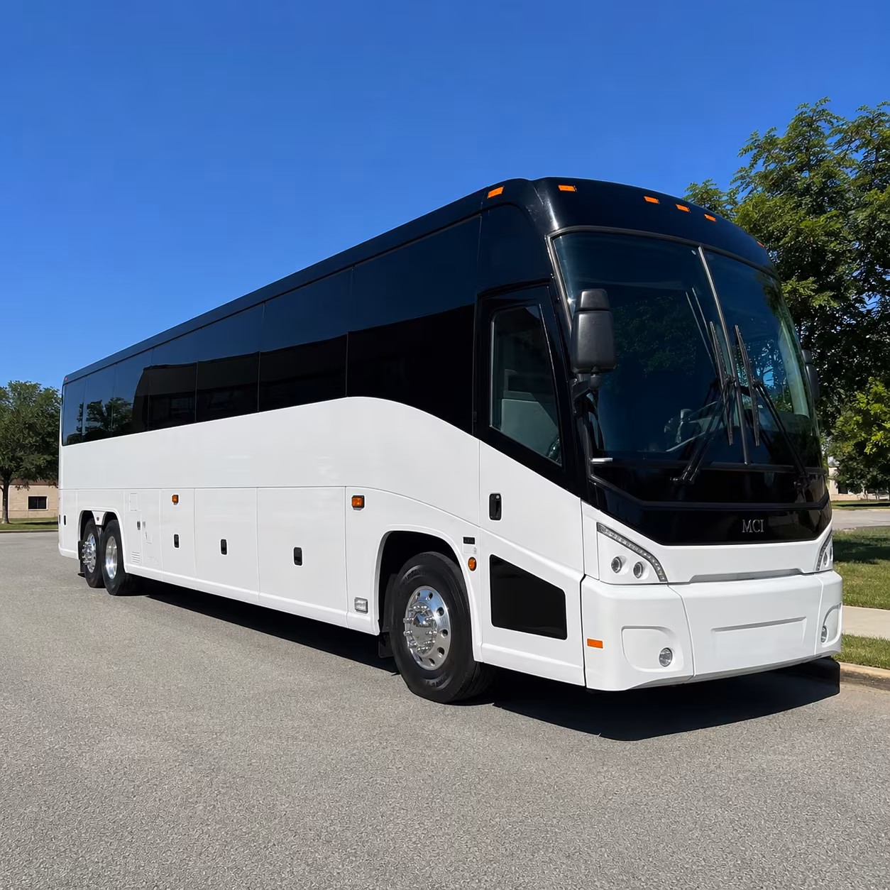 bend 40 passenger charter bus