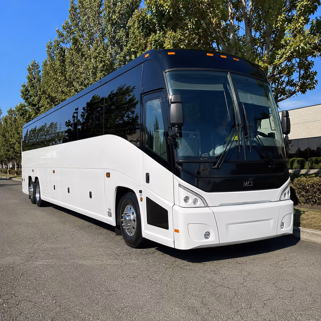 bend 50 passenger charter bus