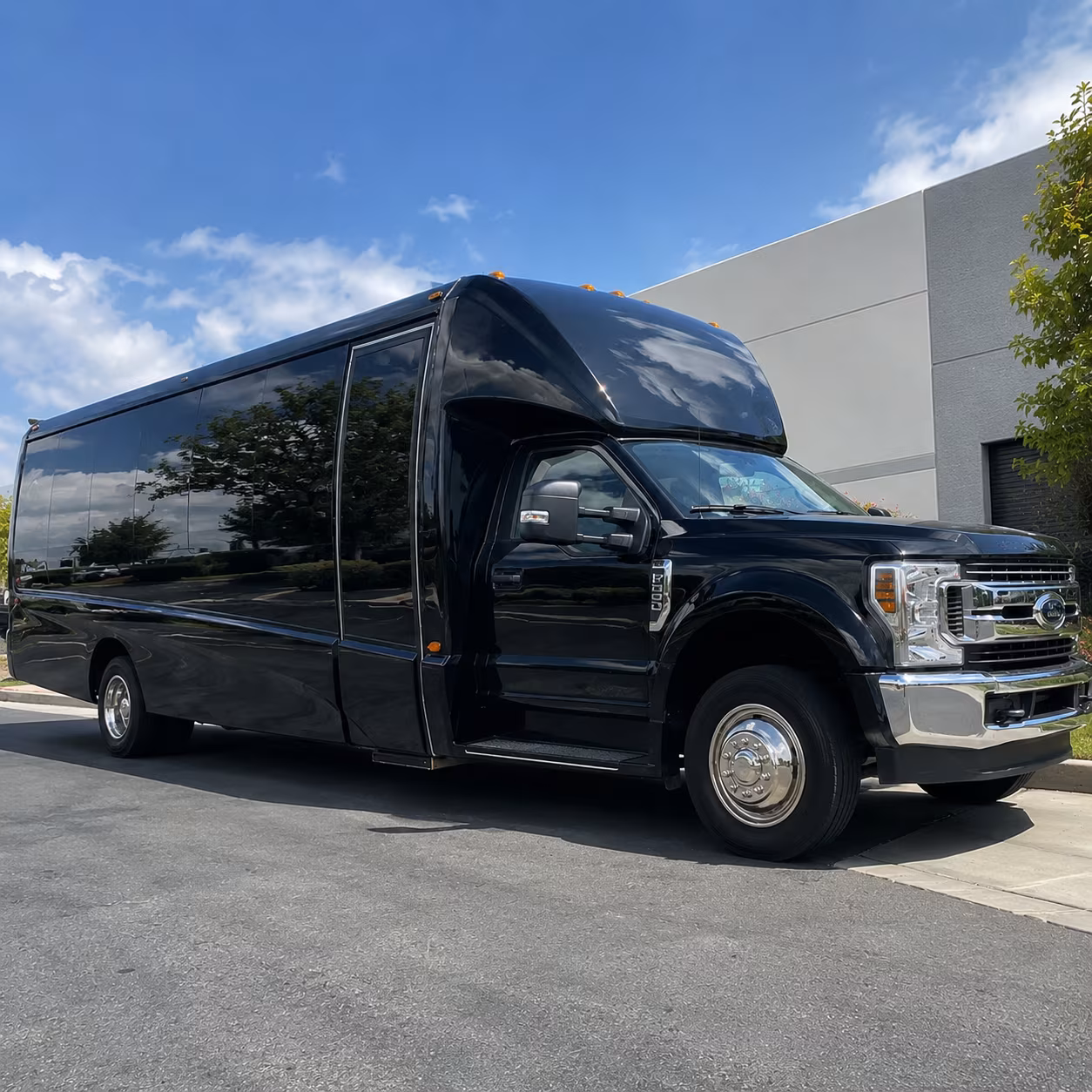 bend airport shuttles to sunriver mt bachelor and central oregon resorts